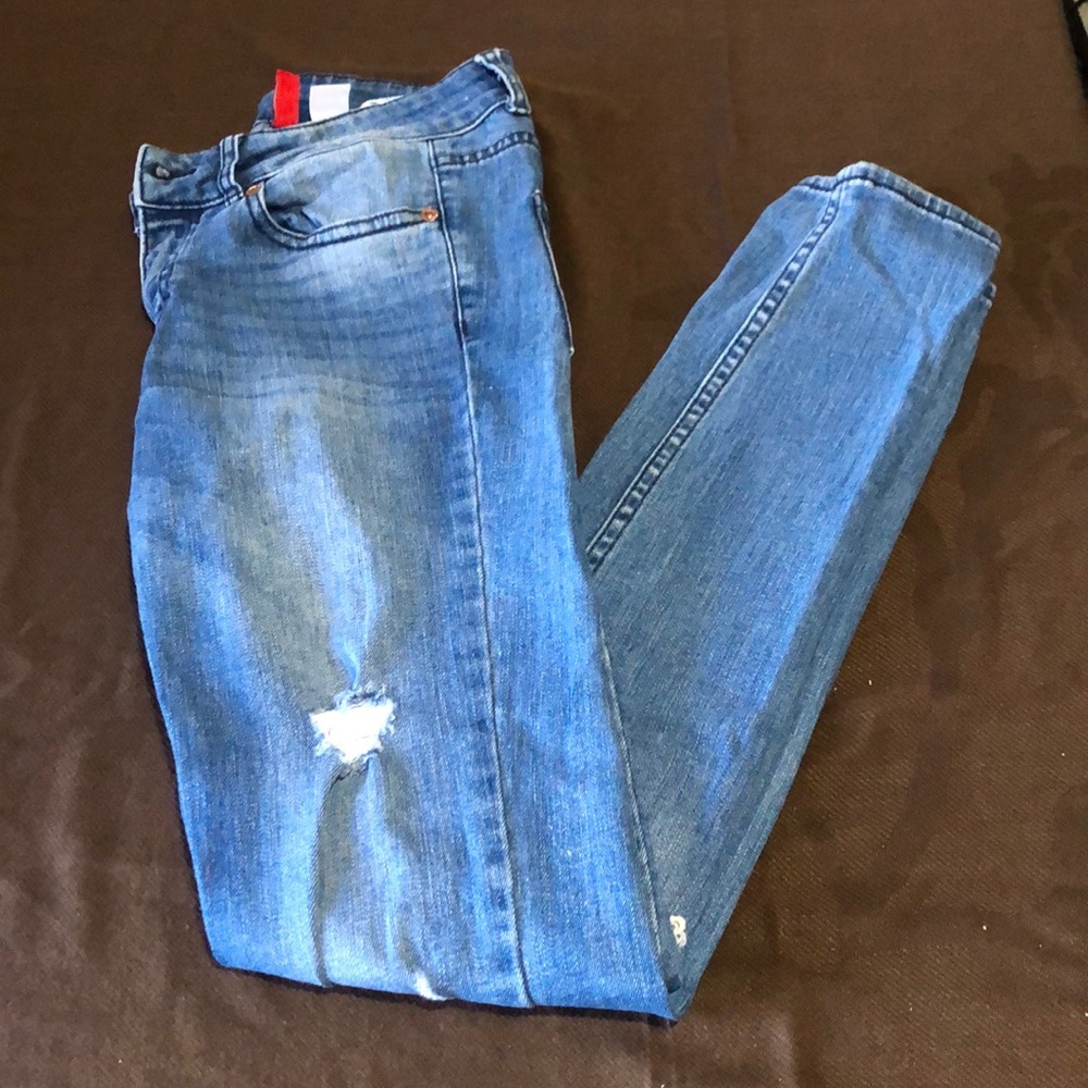 H&M WOMEN’s Fitted Light Blue JEANS Size: 6